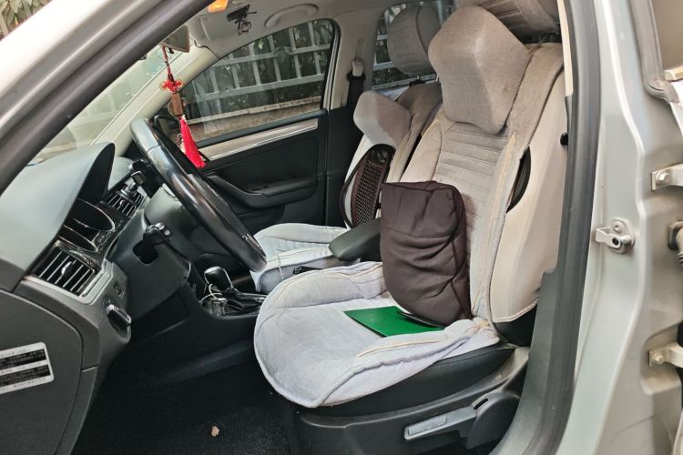 大众 宝来 2014款 1.6L 自动舒适型中控内饰19