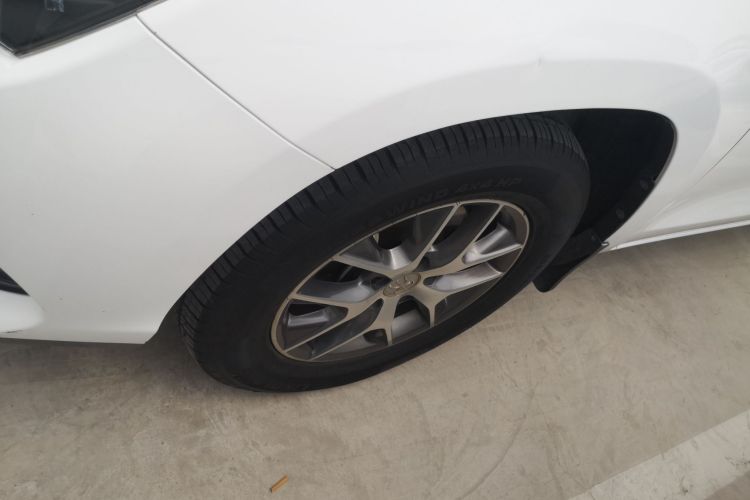 比亚迪 宋 2018款 1.5TID 自动智联尊贵型车身外观6007