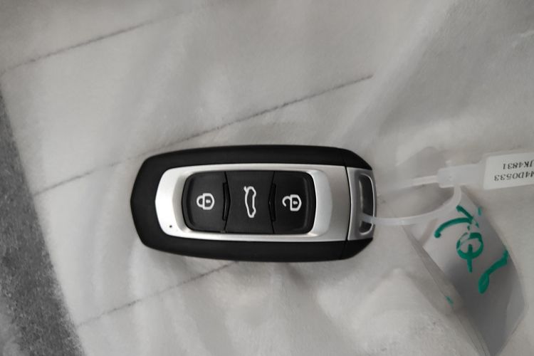 吉利银河 2025款 210km 熊猫卡丁中控内饰7001