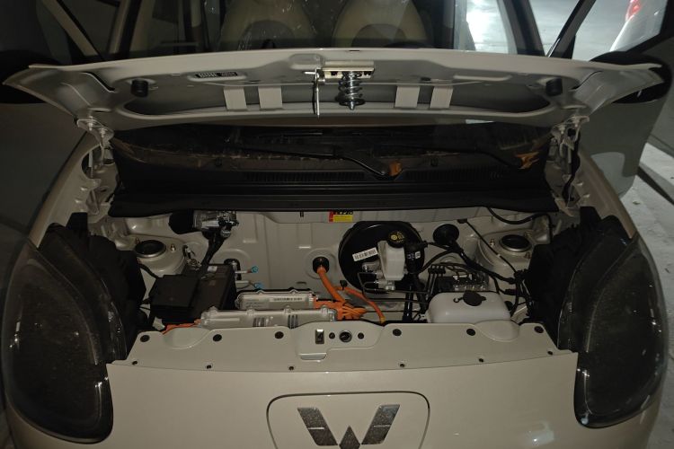 五菱汽车 宏光MINIEV 2025款 四门版 进阶款机舱底盘24