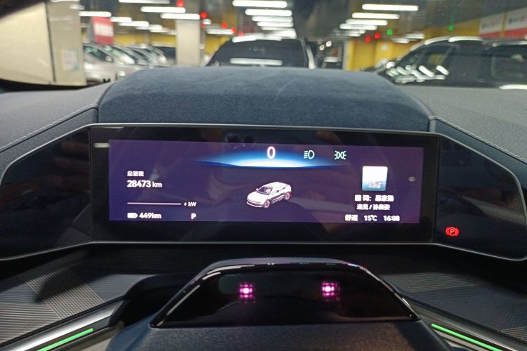 极氪001 2022款 超长续航双电机 YOU版中控内饰14