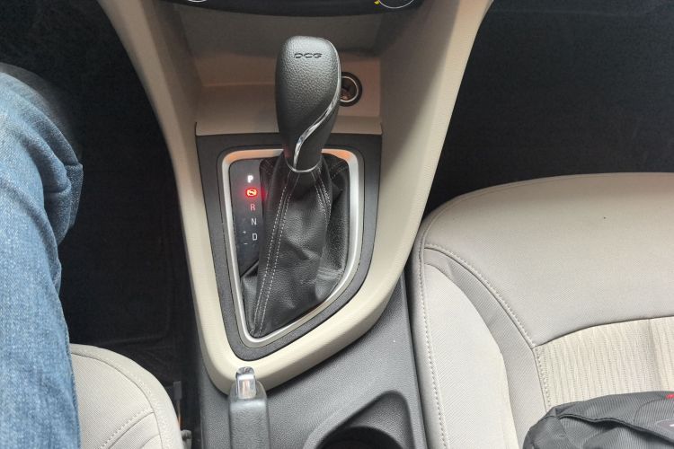 别克 英朗 2018款 15T 双离合进取型 国V中控内饰18