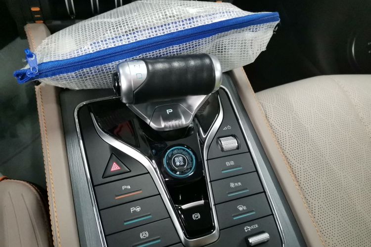 比亚迪 元PLUS 2023款 冠军版 510KM 卓越型中控内饰18