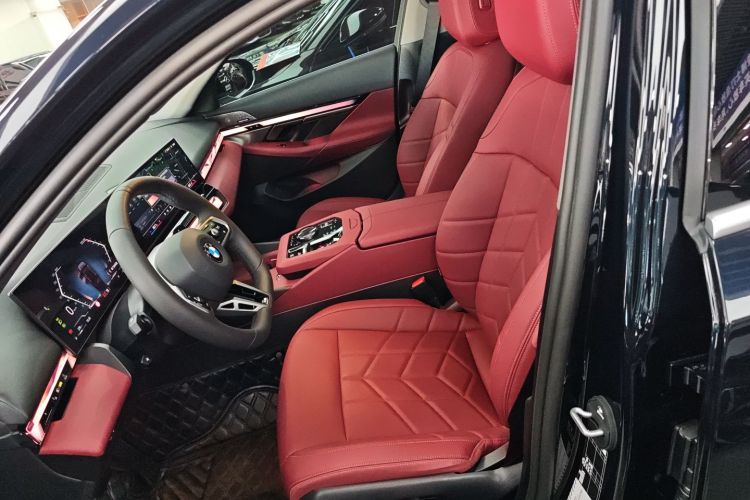 宝马5系 2025款 530Li 领先型 M运动套装中控内饰19