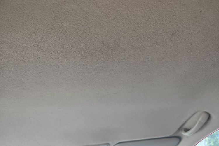 起亚K2 2012款 三厢 1.4L MT GLS纪念版中控内饰22