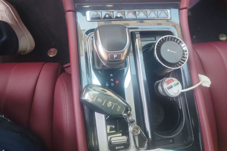 红旗H5 2023款 2.0T 自动智联旗享版中控内饰18