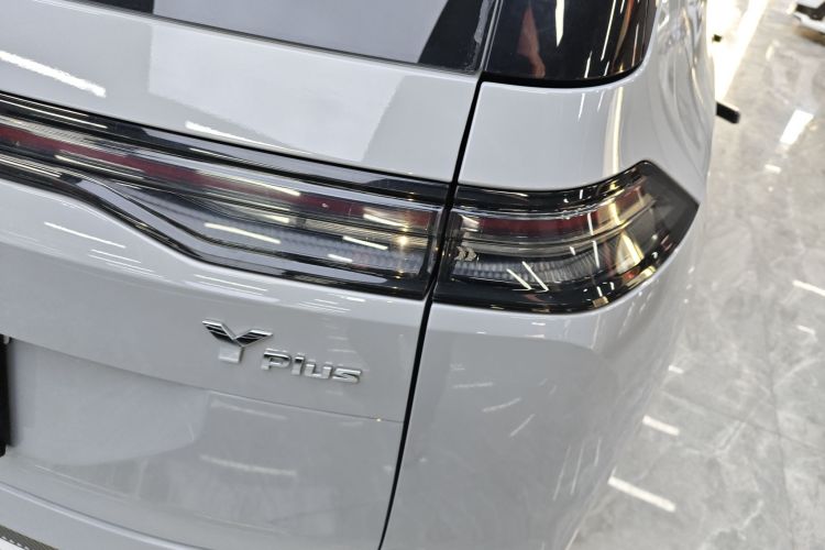 埃安 AION Y 2022款 Plus 70 智领版车身外观9