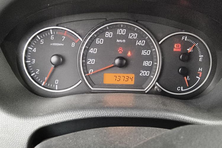 铃木 雨燕 2015款 1.5L 手动限定版中控内饰14