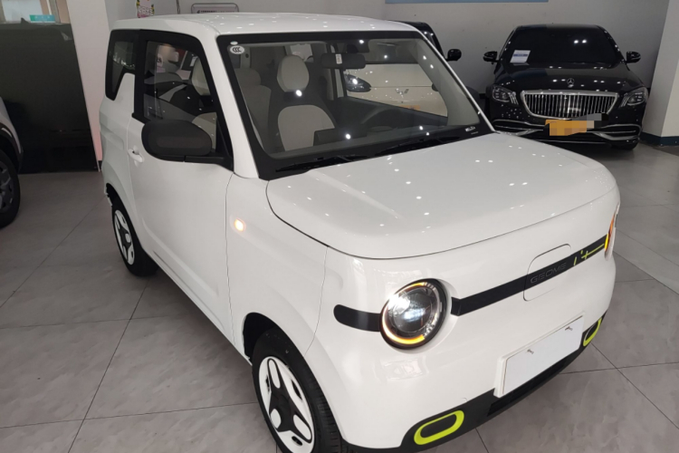 吉利银河 熊猫 2025款 210km 元气熊车身外观3