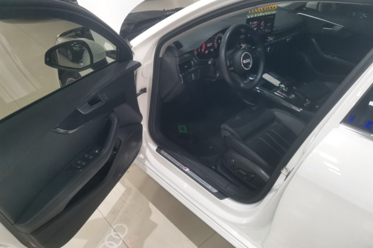 奥迪A4L 2020款 40 TFSI 时尚动感型中控内饰20