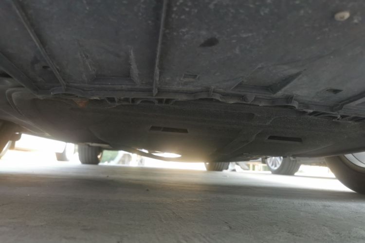 别克 君威 2015款 2.0L 领先时尚型局部细节9008