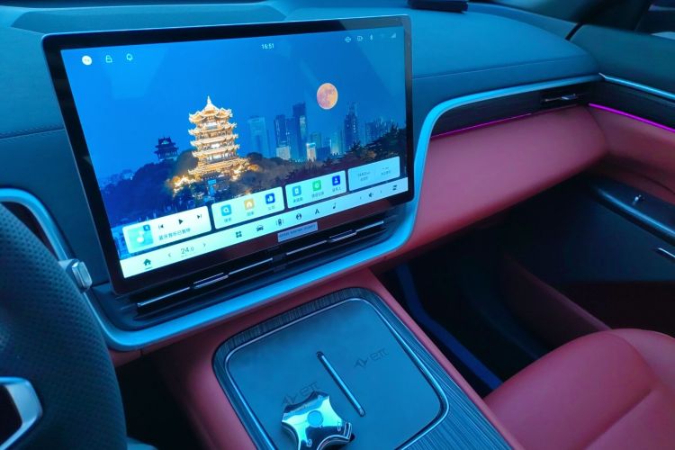 东风奕派 eπ008 2024款 210Max增程版 6座中控内饰16