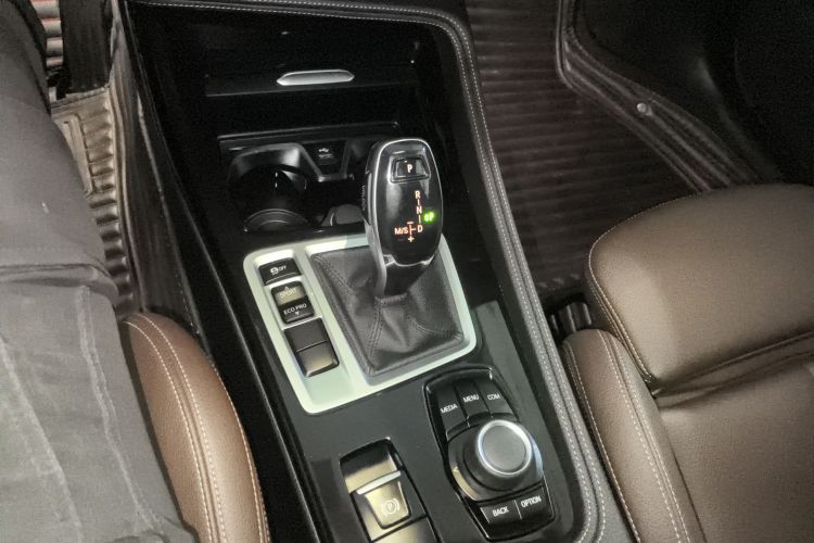 宝马1系 2020款 120i M运动套装局部细节18