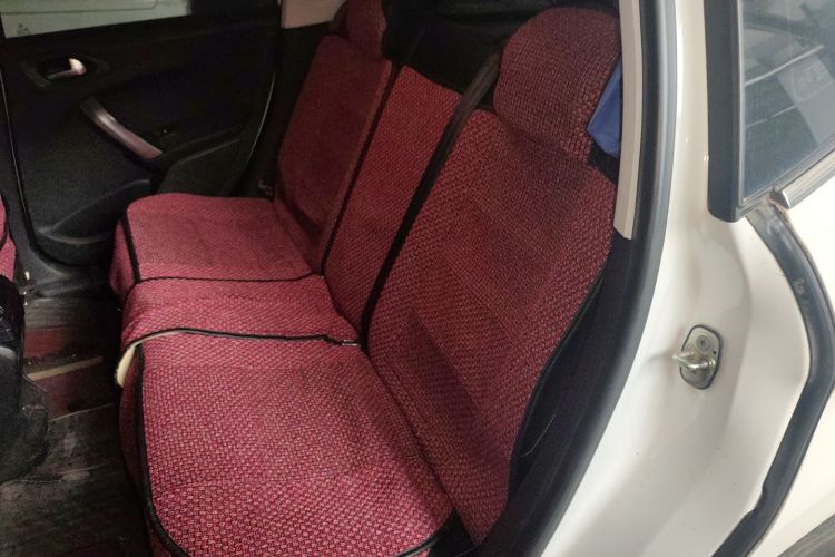 标致2008 2015款 1.6L 自动玩酷版中控内饰7004