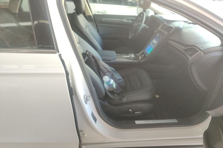 福特 蒙迪欧 2020款 EcoBoost 180 时尚型局部细节41