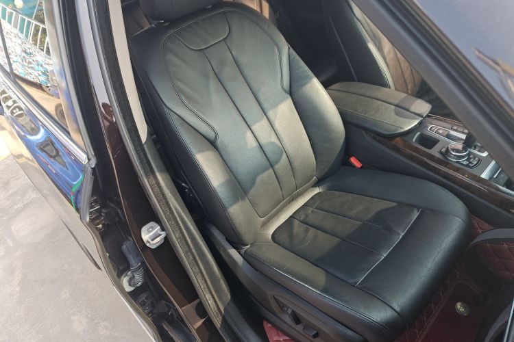 宝马X5(进口) 2014款 xDrive35i 典雅型局部细节41