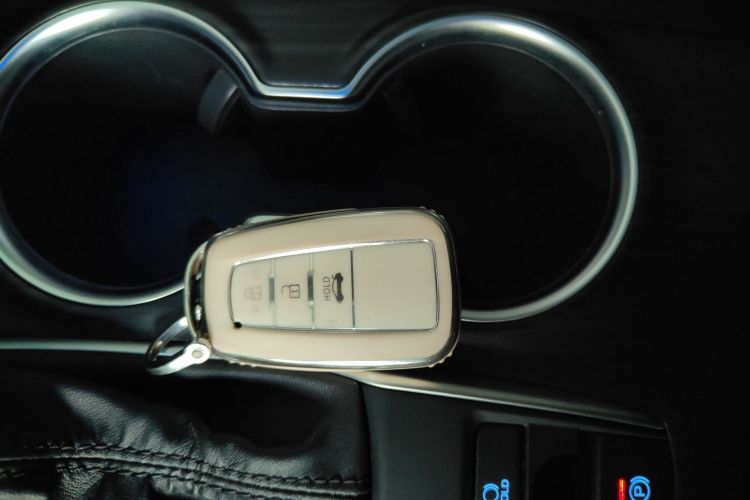 丰田 凯美瑞 2021款 2.0G 豪华版中控内饰7001