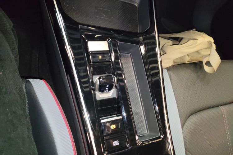 大众 2025款 凌渡L 280TSI DSG酷辣版中控内饰18