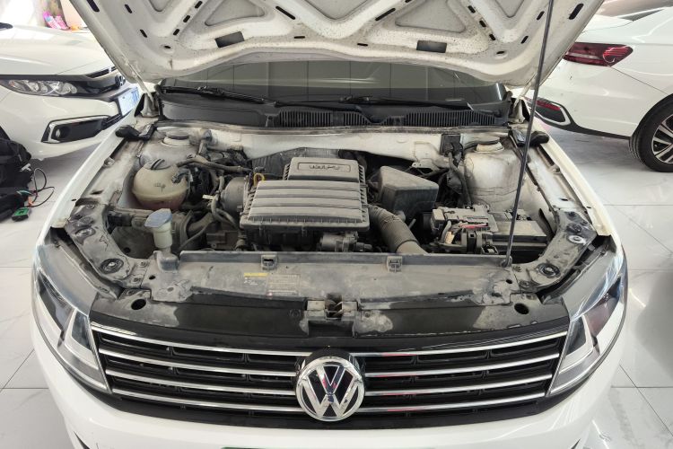 大众 朗逸 2018款 经典 1.5L 手动风尚版 国VI机舱底盘24