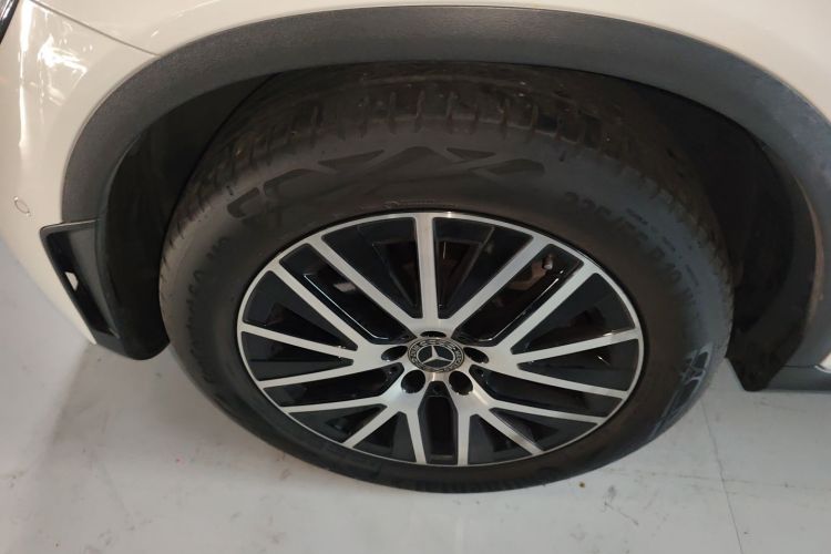 奔驰GLC轿跑 2023款 GLC 260 4MATIC 轿跑SUV车身外观6007