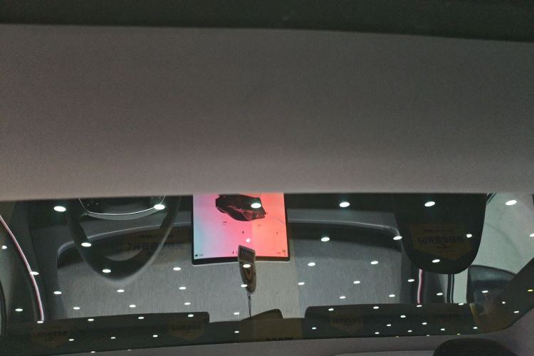 特斯拉 Model 3 2023款 后轮驱动版中控内饰22