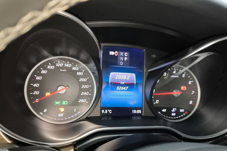 奔驰V级 2022款 V 260 尊贵版中控内饰14