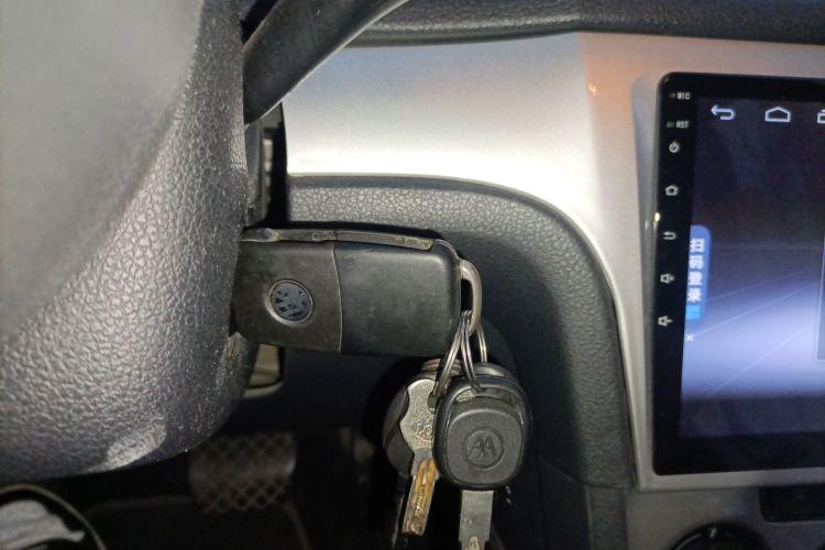 大众 朗逸 2013款 改款经典 1.6L 自动风尚版中控内饰11