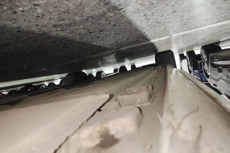 奔驰E级 2017款 E 320 L 运动型 4MATIC局部细节9001