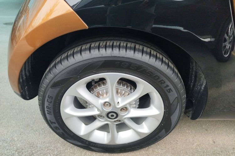 smart fortwo 2015款 1.0L 52千瓦硬顶灵动版车身外观6008