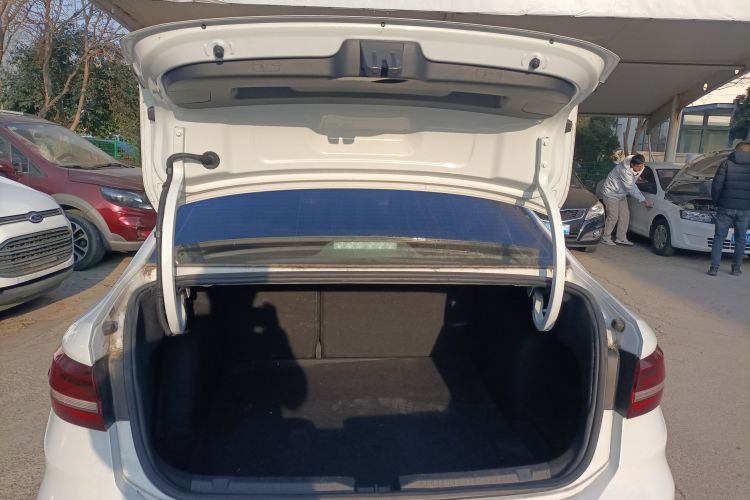 大众 朗逸 2023款 1.5L 自动得逸版机舱底盘23