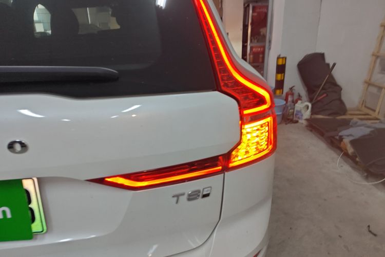 沃尔沃XC60新能源 2024款 T8 插电混动 长续航四驱智雅豪华版车身外观6006
