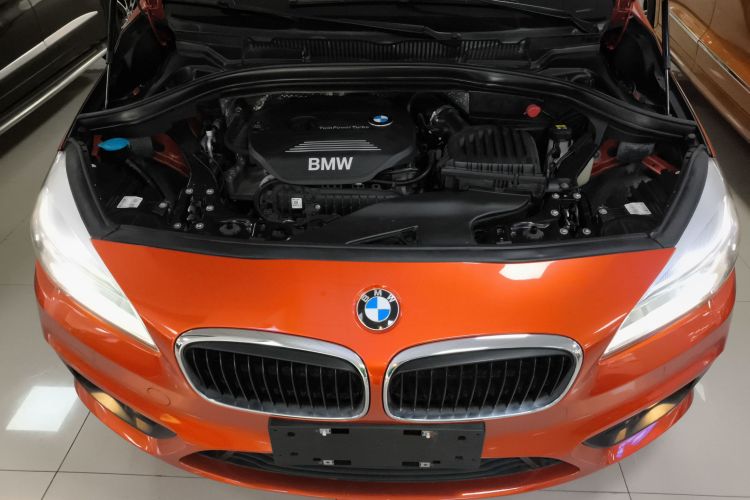 宝马2系旅行车 2016款 218i 领先型机舱底盘24