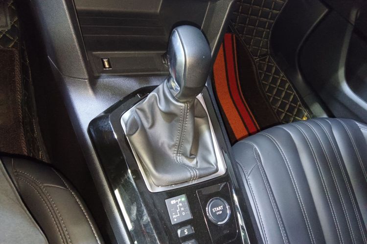 标致408 2022款 1.6T 追光版局部细节18