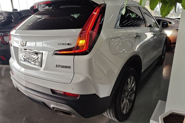 凯迪拉克XT4 2018款 28T 两驱领先型车身外观7