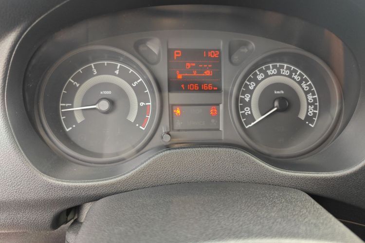 标致301 2014款 1.6L 自动舒适版中控内饰14