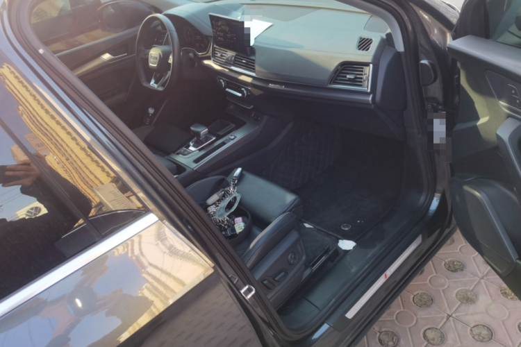 奥迪Q5L Sportback 2021款 40 TFSI 时尚型局部细节9005