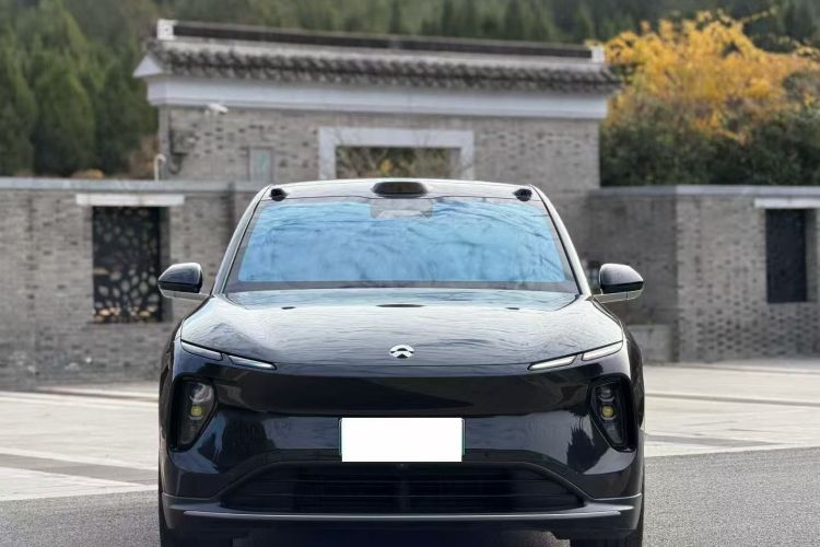 蔚来EC6 2024款 75kWh车身外观2