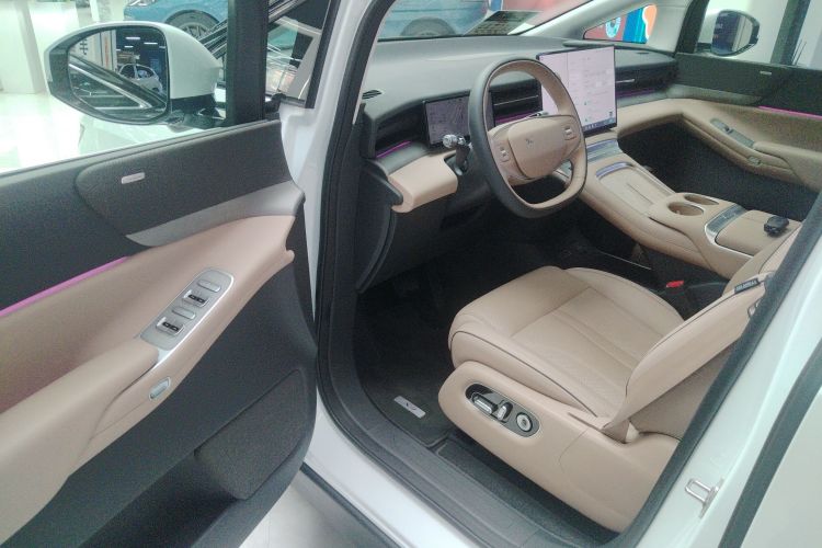 小鹏X9 2025款 740超长续航 Max中控内饰20