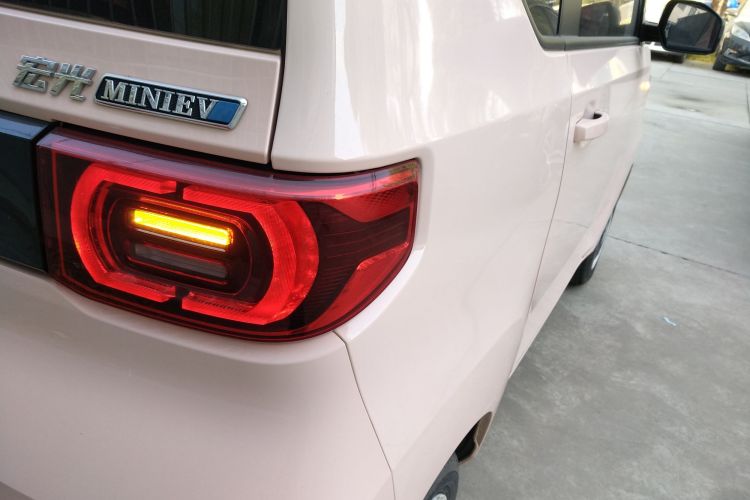 五菱汽车 宏光MINIEV 2022款 马卡龙臻享款 磷酸铁锂车身外观6006