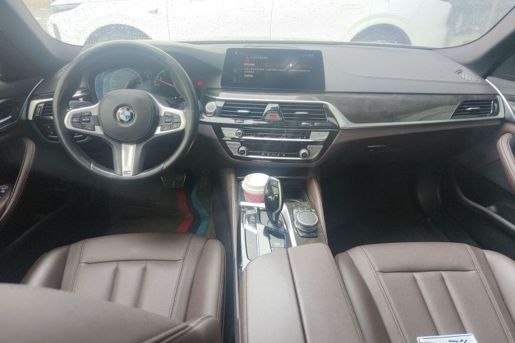 宝马5系 2019款 525Li M运动套装中控内饰12