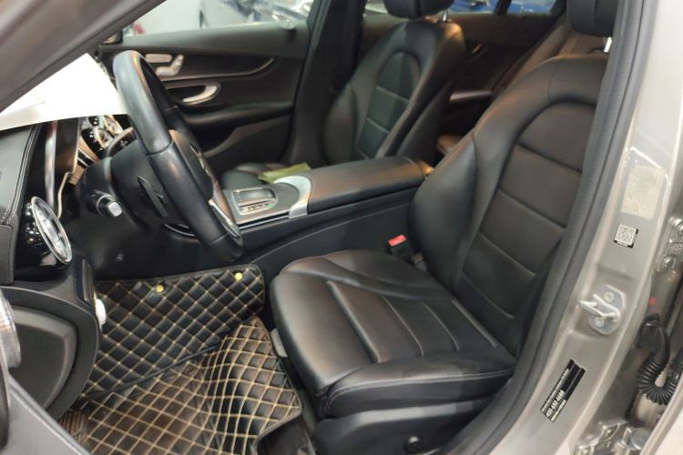 奔驰C级 2019款 改款 C 260 L 运动版中控内饰19