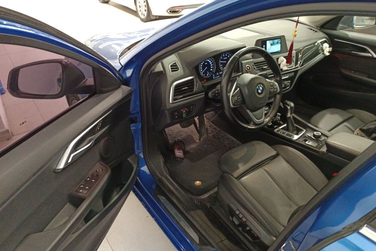 宝马1系 2018款 118i 运动型中控内饰20