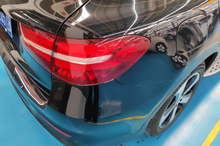 奔驰GLC 2018款 GLC 260 4MATIC 豪华型车身外观9