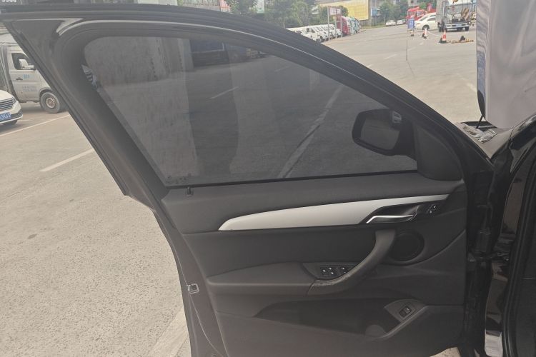 宝马X1 2016款 sDrive18Li 尊享型中控内饰47