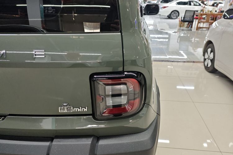 吉利银河 2025款 210km 熊猫骑士车身外观9