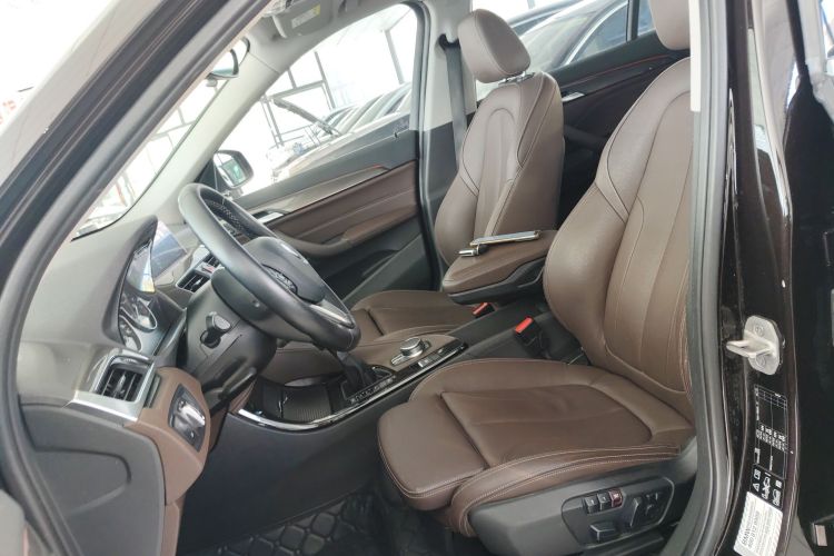宝马X1 2016款 xDrive20Li 豪华型中控内饰19