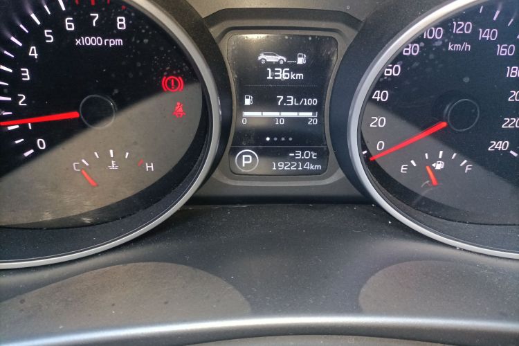 起亚 智跑 2015款 2.0L 自动两驱版GL中控内饰15