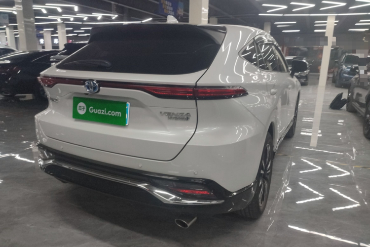 丰田 威飒 2023款 2.5L智能电混双擎 两驱尊贵版车身外观7