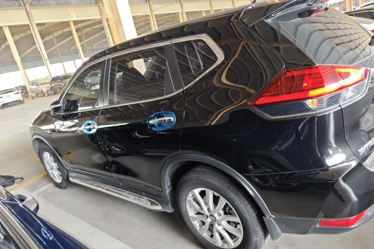 日产 奇骏 2019款 2.0L CVT智联舒适版 2WD车身外观4