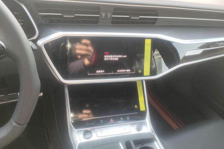 奥迪A6L 2025款 45 TFSI quattro 尊享动感型中控内饰16